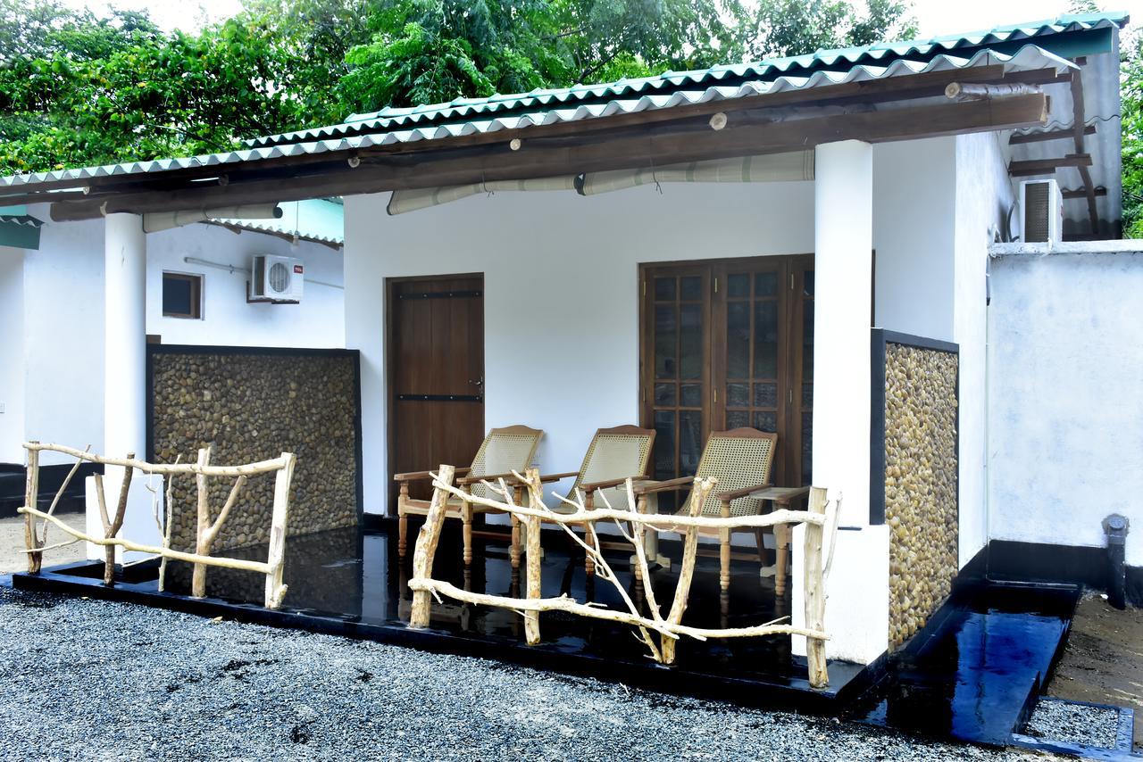 Silent River Cottage Udawalawe Exterior photo